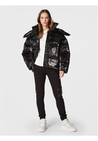 Calvin Klein Jeans Kurtka puchowa J20J219838 Czarny Oversize. Kolor: czarny. Materiał: puch, syntetyk