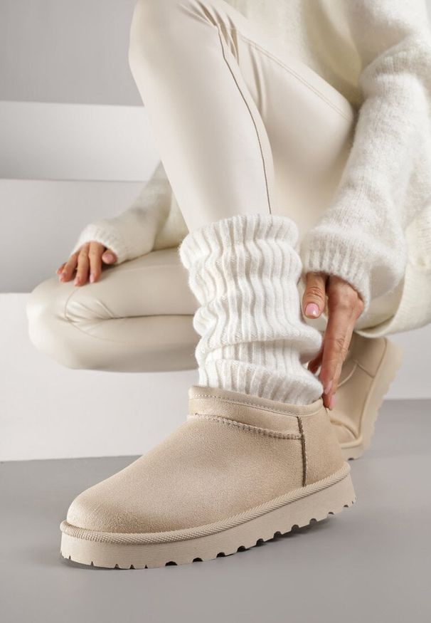 Born2be - Beżowe Wsuwane Śniegowce z Niską Cholewką Alodla. Okazja: na spacer, na co dzień. Wysokość cholewki: przed kostkę. Zapięcie: bez zapięcia. Kolor: beżowy. Materiał: wełna, jeans, puch. Szerokość cholewki: normalna. Styl: casual