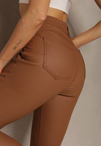 Renee - Brązowe Spodnie Skinny Push Up Zilli. Kolekcja: plus size. Kolor: brązowy