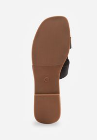 Renee - Czarne Klapki Vices Ozdobione Wycięciami Arnellta. Okazja: na imprezę. Kolor: czarny. Wzór: aplikacja. Sezon: lato. Styl: elegancki, klasyczny #4