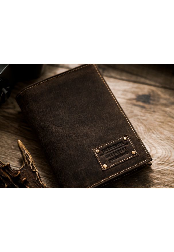 Skórzany portfel męski Peterson brązowy PTN 303G-5569 HUNTER. Kolor: brązowy. Materiał: skóra