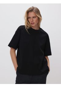 Reserved - T-shirt oversize z merceryzowanej bawełny - czarny. Kolor: czarny. Materiał: bawełna #1
