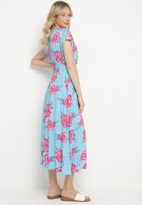 Born2be - Niebieska Kopertowa Sukienka z Bawełną w Kwiaty Tdivana. Okazja: na spacer. Typ kołnierza: dekolt w kształcie V. Kolor: niebieski. Materiał: bawełna. Wzór: kwiaty. Sezon: wiosna, lato. Typ sukienki: kopertowe. Styl: elegancki #6