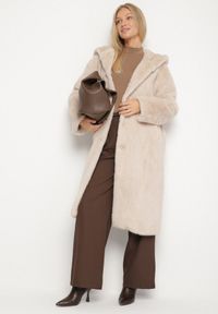 Born2be - Beżowy Płaszcz Pluszowy z Kapturem Zereta. Okazja: na co dzień, na imprezę. Typ kołnierza: kaptur. Kolor: beżowy. Materiał: jeans. Długość rękawa: długi rękaw. Długość: długie. Sezon: jesień, wiosna. Styl: casual, elegancki #7