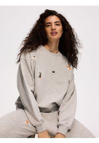 Reserved - Bluza z haftem - jasnoszary. Kolor: szary. Materiał: bawełna, dzianina. Wzór: haft #1