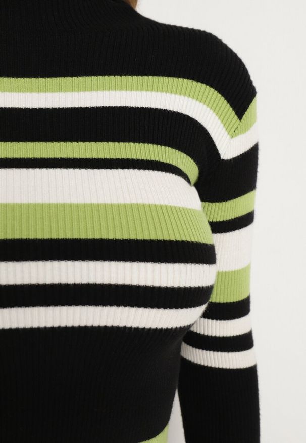Born2be - Zielono-Czarny Prążkowany Sweter z Bawełną Ozdobiony Paskami Edithara. Okazja: na co dzień. Kolor: zielony. Materiał: bawełna, prążkowany. Wzór: aplikacja. Styl: elegancki, casual