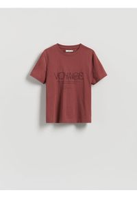 Reserved - T-shirt z nadrukiem - bordowy. Kolor: czerwony. Materiał: bawełna, dzianina. Wzór: nadruk