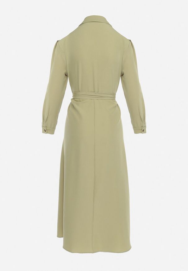 Born2be - Jasnozielona Rozkloszowana Sukienka Maxi z Koszulową Górą i Wiązanym Paskiem Indiga. Kolor: zielony. Materiał: materiał. Wzór: jednolity. Typ sukienki: koszulowe. Długość: maxi