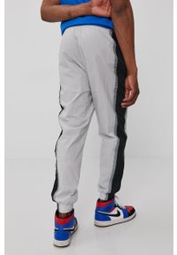 Nike Sportswear Spodnie męskie kolor szary gładkie. Kolor: szary. Materiał: tkanina. Wzór: gładki #3