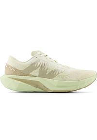 Buty męskie New Balance FuelCell Rebel v4 MFCXLD4 – beżowe. Okazja: na co dzień. Kolor: beżowy. Materiał: dzianina, guma, materiał. Szerokość cholewki: normalna. Wzór: geometria. Sport: bieganie, fitness