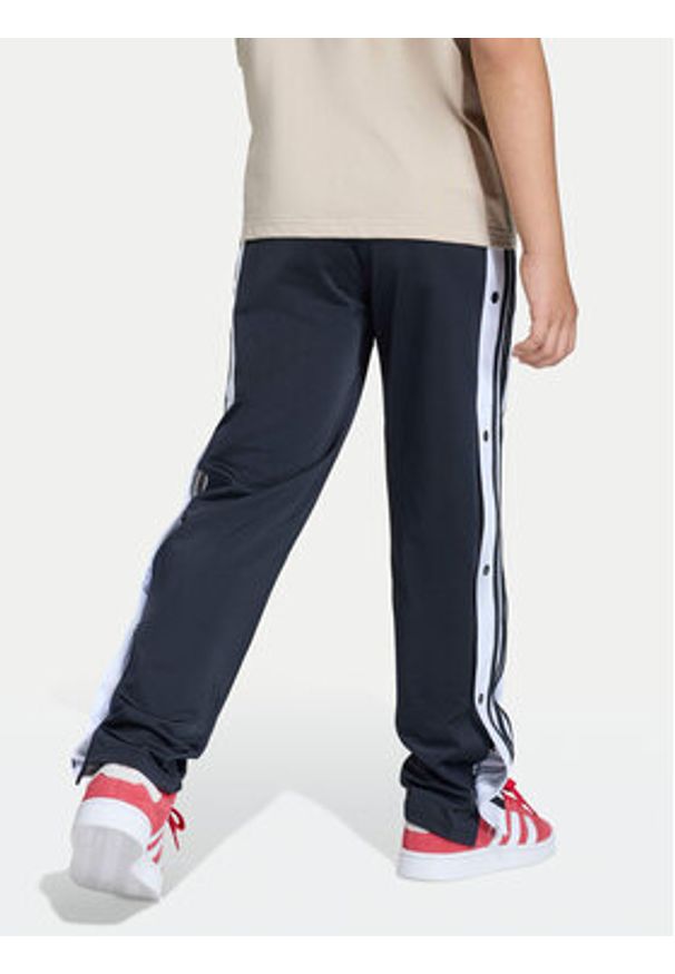 Adidas - adidas Spodnie dresowe Adibreak KD3989 Czarny Regular Fit. Kolor: czarny. Materiał: syntetyk