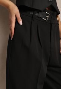 Renee - Czarne Szerokie Spodnie Garniturowe Ozdobione Paskiem z Klamrą Aniref. Kolor: czarny. Wzór: aplikacja #3