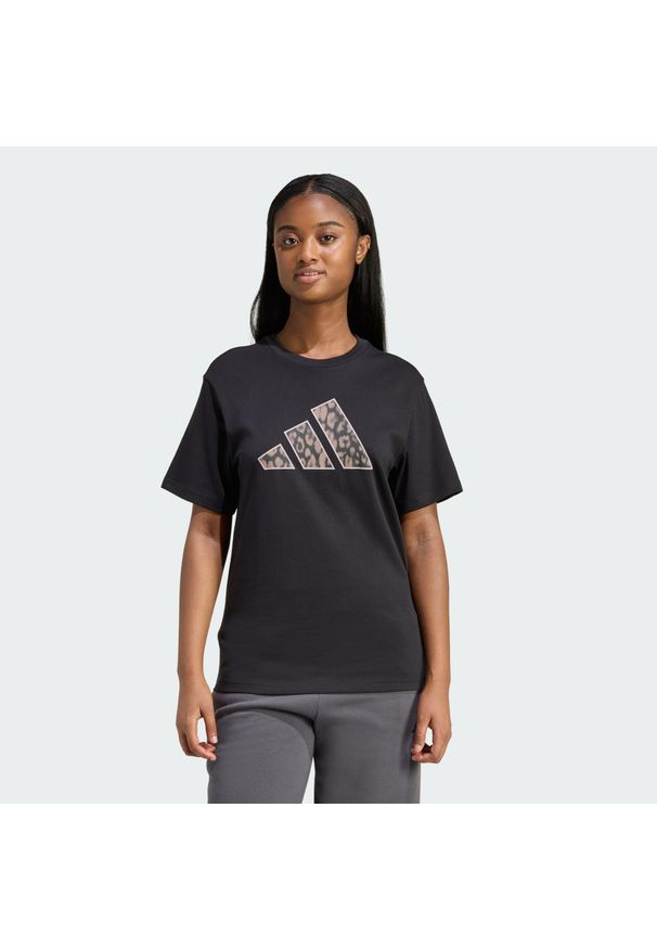 Adidas - Koszulka Animal Graphic. Kolor: czarny. Długość rękawa: krótki rękaw. Długość: krótkie. Wzór: nadruk. Sport: fitness