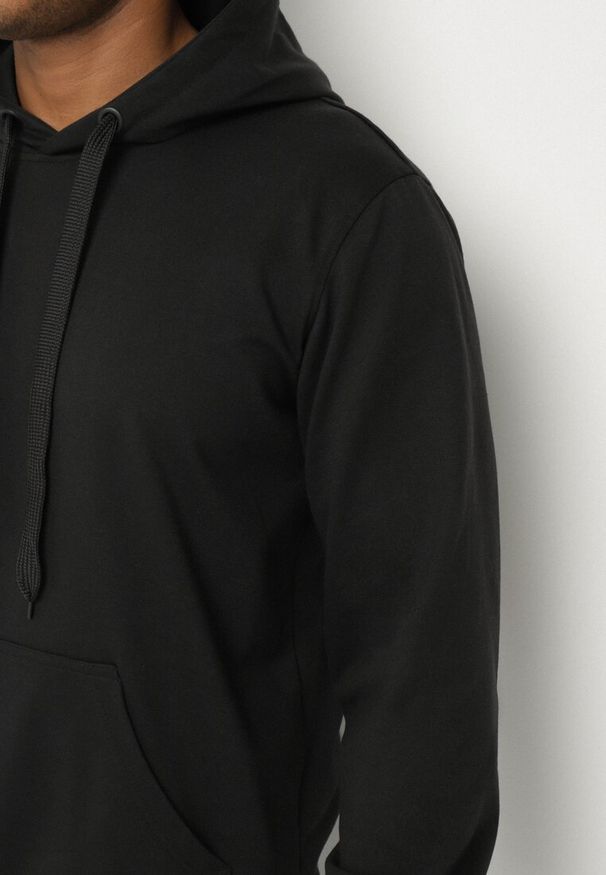 Born2be - Czarna Bluza z Bawełną i Kapturem z Kieszenią i Sznurkami Parhiris. Okazja: na co dzień. Typ kołnierza: kaptur. Kolor: czarny. Materiał: bawełna. Styl: klasyczny, elegancki, casual
