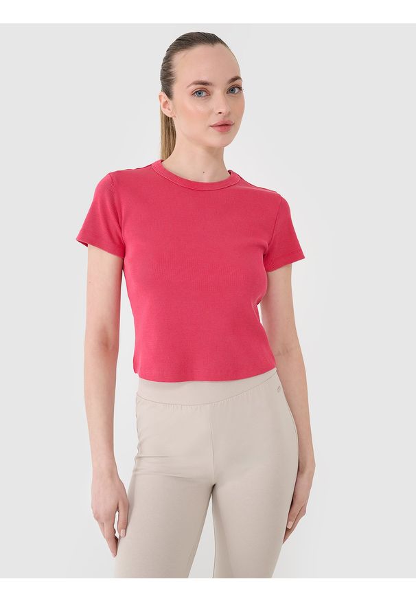 4f - 4F T-shirt slim z prążkowanej dzianiny damski - różowy M. Okazja: na co dzień. Kolor: różowy. Materiał: dzianina, prążkowany. Długość rękawa: krótki rękaw. Długość: krótkie. Wzór: prążki. Styl: klasyczny, sportowy, casual