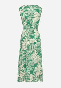 Born2be - Zielona Wiskozowa Sukienka o Rozkloszowanym Kroju z Gumką w Pasie i Dekoltem w Serek Denesta. Okazja: na co dzień. Typ kołnierza: dekolt w serek. Kolor: zielony. Materiał: wiskoza. Styl: casual, elegancki, boho #6