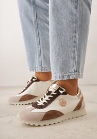 Renee - Beżowo-Złote Sneakersy ze Skóry Naturalnej Ozdobione Metaliczną Aplikacją Tidina. Zapięcie: sznurówki. Kolor: beżowy. Materiał: skóra. Wzór: aplikacja. Sezon: wiosna #6