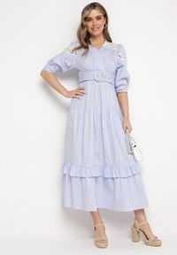 Born2be - Jasnoniebieska Sukienka z Kopertowym Dekoltem o Rozkloszowanym Kroju z Paskiem Latavia. Okazja: na imprezę. Typ kołnierza: dekolt kopertowy. Kolor: niebieski. Materiał: skóra. Długość rękawa: długi rękaw. Wzór: aplikacja. Typ sukienki: kopertowe. Styl: elegancki #7