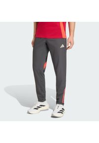 Adidas - Spodnie Liverpool FC Tiro 25 Competition Presentation. Kolor: czarny. Materiał: dresówka. Sport: piłka nożna #1