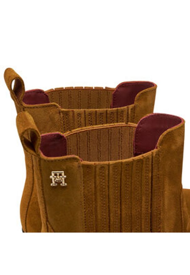TOMMY HILFIGER - Tommy Hilfiger Botki Th Suede Cowboy Boot FW0FW08034 Brązowy. Kolor: brązowy. Materiał: zamsz, skóra