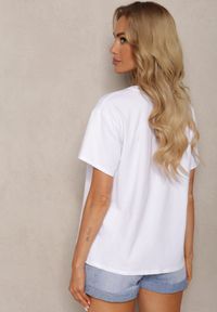 Renee - Biały T-shirt z Bawełny Wykończony z Przodu Nadrukiem Risalynn. Kolor: biały. Materiał: bawełna. Wzór: nadruk. Sezon: lato #5