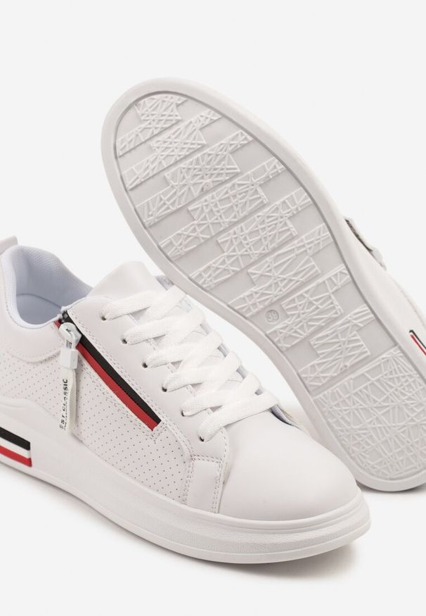 Renee - Białe Sneakersy z Ozdobnymi Napisami Suwakiem i Paskami Tosime. Okazja: na co dzień. Zapięcie: pasek. Kolor: biały. Materiał: jeans. Wzór: napisy