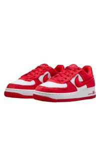 Buty do chodzenia damskie Nike Air Force 1 valentine's Day Gs. Zapięcie: sznurówki. Kolor: biały, czarny, czerwony, wielokolorowy. Materiał: syntetyk, materiał. Szerokość cholewki: normalna. Model: Nike Air Force. Sport: turystyka piesza