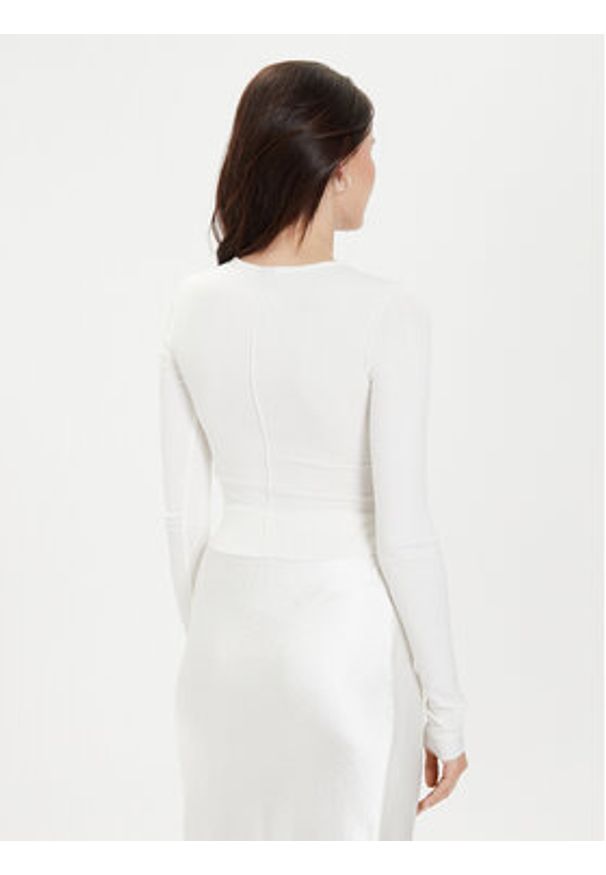Gina Tricot Bluzka 21324 Biały Slim Fit. Kolor: biały. Materiał: wiskoza