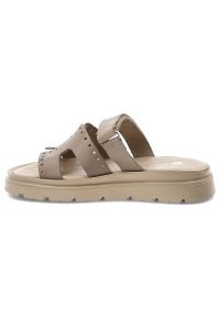 Klapki damskie Armodo, cholewka ze skóry naturalnej z ażurowymi perforacjami szeroki pasek z regulacją na rzep, beżowe, 40440. Okazja: na co dzień. Kolor: beżowy. Materiał: skóra. Wzór: ażurowy. Sezon: lato. Styl: casual #3