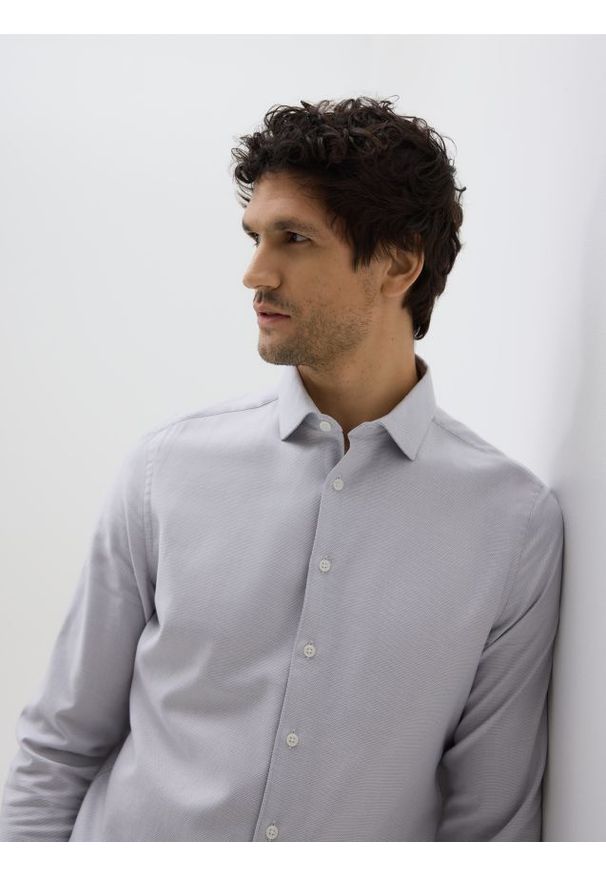 Reserved - Bawełniana koszula slim fit - jasnoszary. Kolor: szary. Materiał: bawełna