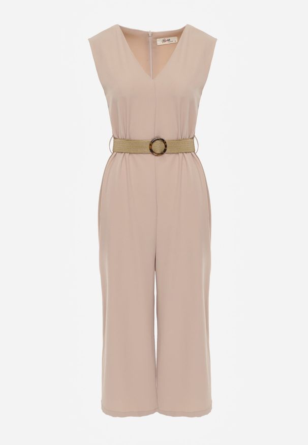 Renee - Beżowy Długi Kombinezon z Trójkątnym Dekoltem i Ozdobnym Paskiem z Klamrą Malkah. Okazja: na co dzień. Kolor: beżowy. Długość: długie. Styl: casual, klasyczny