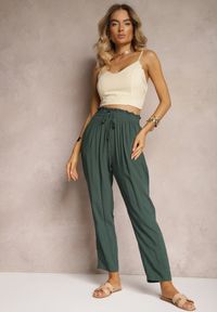 Renee - Ciemnozielone Spodnie z Bawełny w Stylu Paper Bag Wykończone Wiązaniem i Gumką w Talii Relvitela. Kolor: zielony. Materiał: bawełna. Sezon: lato