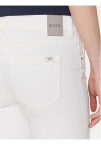 Mustang Jeansy Shelby 1016183 Biały Skinny Fit. Kolor: biały