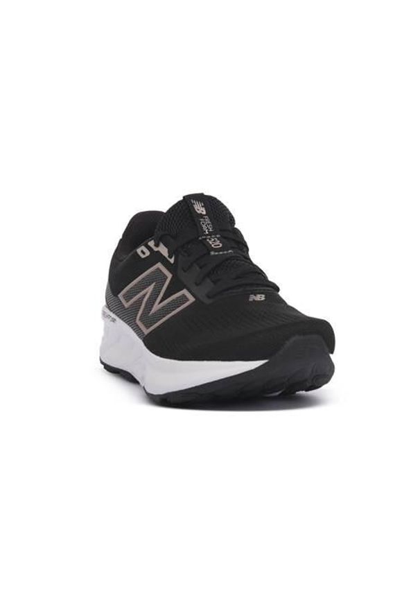 Buty do biegania damskie New Balance Lk9 W520. Kolor: czarny. Materiał: materiał, syntetyk. Szerokość cholewki: normalna. Sport: bieganie