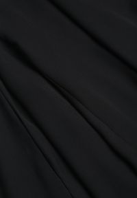 Born2be - Czarna Elegancka Sukienka z Łączonych Materiałów z Odkrytymi Plecami i Falbankami Kalice. Okazja: na randkę, na wesele, na imprezę, na ślub cywilny. Typ kołnierza: kołnierz z falbankami. Kolor: czarny. Materiał: materiał. Długość rękawa: na ramiączkach. Wzór: aplikacja. Typ sukienki: proste. Styl: elegancki #6