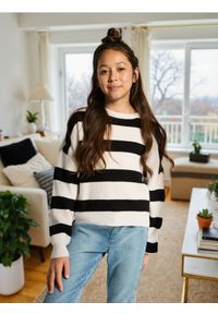 Sinsay - Prążkowany sweter w paski - wielobarwny. Materiał: prążkowany. Wzór: paski #1