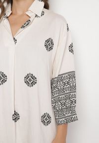 Born2be - Beżowa Wiskozowa Sukienka Ozdobiona Geometrycznym Wzorem Nalanessa. Okazja: na co dzień. Kolor: beżowy. Materiał: wiskoza. Wzór: geometria, aplikacja. Styl: klasyczny, casual, elegancki. Długość: mini #4