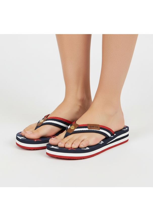 Big-Star - Klapki damskie Big Star, lekka konstrukcja z paskiem z materiału tekstylnego wygodna forma typu japonki elastyczna podeszwa zapewniająca komfort nosz. Okazja: na spacer, na plażę. Kolor: niebieski. Materiał: materiał. Wzór: aplikacja, paski. Sezon: lato. Styl: elegancki, wakacyjny