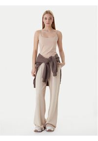 Guess Top V5GP22 J1314 Beżowy Slim Fit. Kolor: beżowy. Materiał: bawełna #2