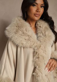 Renee - Beżowe Ponczo z Wełną i Wiskozą Obszyte Futerkiem Tevissa. Kolor: beżowy. Materiał: wełna, futro, wiskoza #4