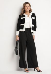 Born2be - Czarna Pudełkowa Marynarka Zdobiona Tłoczonymi Wstawkami Ransira. Okazja: na co dzień. Kolor: czarny. Materiał: jeans. Wzór: aplikacja. Styl: casual, elegancki #6