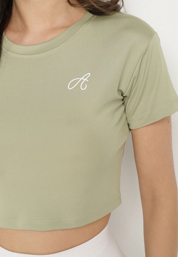 Born2be - Jasnozielony T-shirt Crop Top Ozdobiony Literką Koliviela. Okazja: na co dzień. Kolor: zielony. Materiał: jeans. Długość: krótkie. Wzór: aplikacja. Styl: elegancki, casual