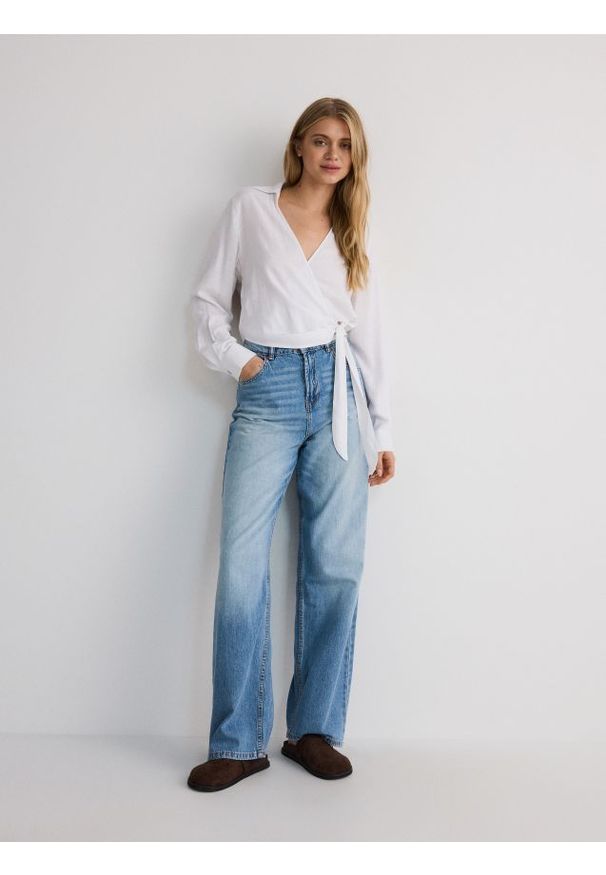 Reserved - Kopertowa koszula z dodatkiem lnu - biały. Kolor: biały. Materiał: len