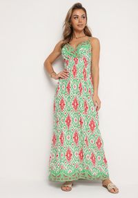 Born2be - Zielona Taliowana Sukienka z Wiskozy na Regulowanych Ramiączkach z Gumką w Pasie Zenadea. Okazja: na co dzień. Kolor: zielony. Materiał: wiskoza. Długość rękawa: na ramiączkach. Sezon: lato. Styl: wizytowy, casual #1