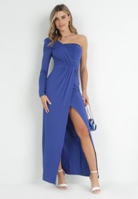 Born2be - Granatowa Kopertowa Sukienka Maxi na Jedno Ramię z Marszczeniami Analaura. Okazja: na imprezę. Kolor: niebieski. Materiał: wiskoza. Typ sukienki: kopertowe. Styl: elegancki. Długość: maxi