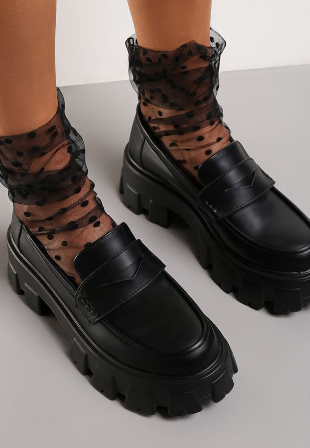 Renee - Czarne Mokasyny Artice. Wysokość cholewki: przed kostkę. Zapięcie: bez zapięcia. Kolor: czarny. Materiał: jeans. Szerokość cholewki: normalna. Wzór: aplikacja. Obcas: na platformie