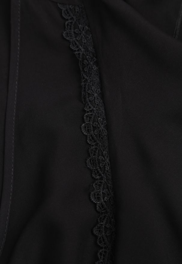 Renee - Czarna Sukienka Callamene. Kolor: czarny. Materiał: wiskoza, koronka. Wzór: bez wzorów, aplikacja, ażurowy, gładki. Sezon: lato. Długość: maxi