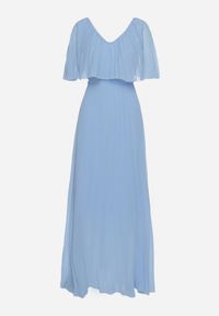 Born2be - Niebieska Sukienka Plisowana z Szeroką Falbaną Przy Dekolcie Dinara. Kolor: niebieski. Styl: wizytowy. Długość: maxi #2