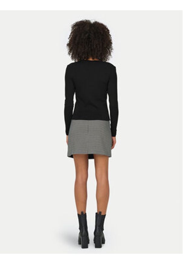 only - ONLY Bluzka Riley 15323159 Czarny Slim Fit. Kolor: czarny. Materiał: bawełna
