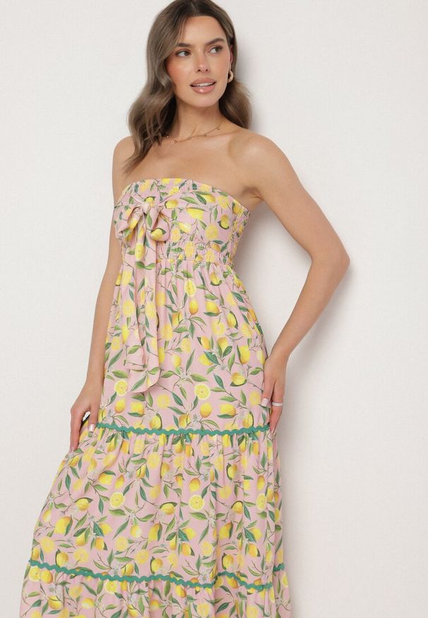 Born2be - Różowa Sukienka w Cytryny z Kokardą Galadessa. Okazja: na co dzień, na randkę. Typ kołnierza: kokarda. Kolor: różowy. Sezon: lato. Styl: elegancki, casual